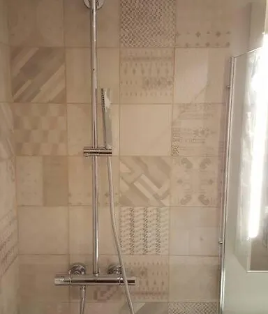 Apartment Chaleureux Entierement Renove! *